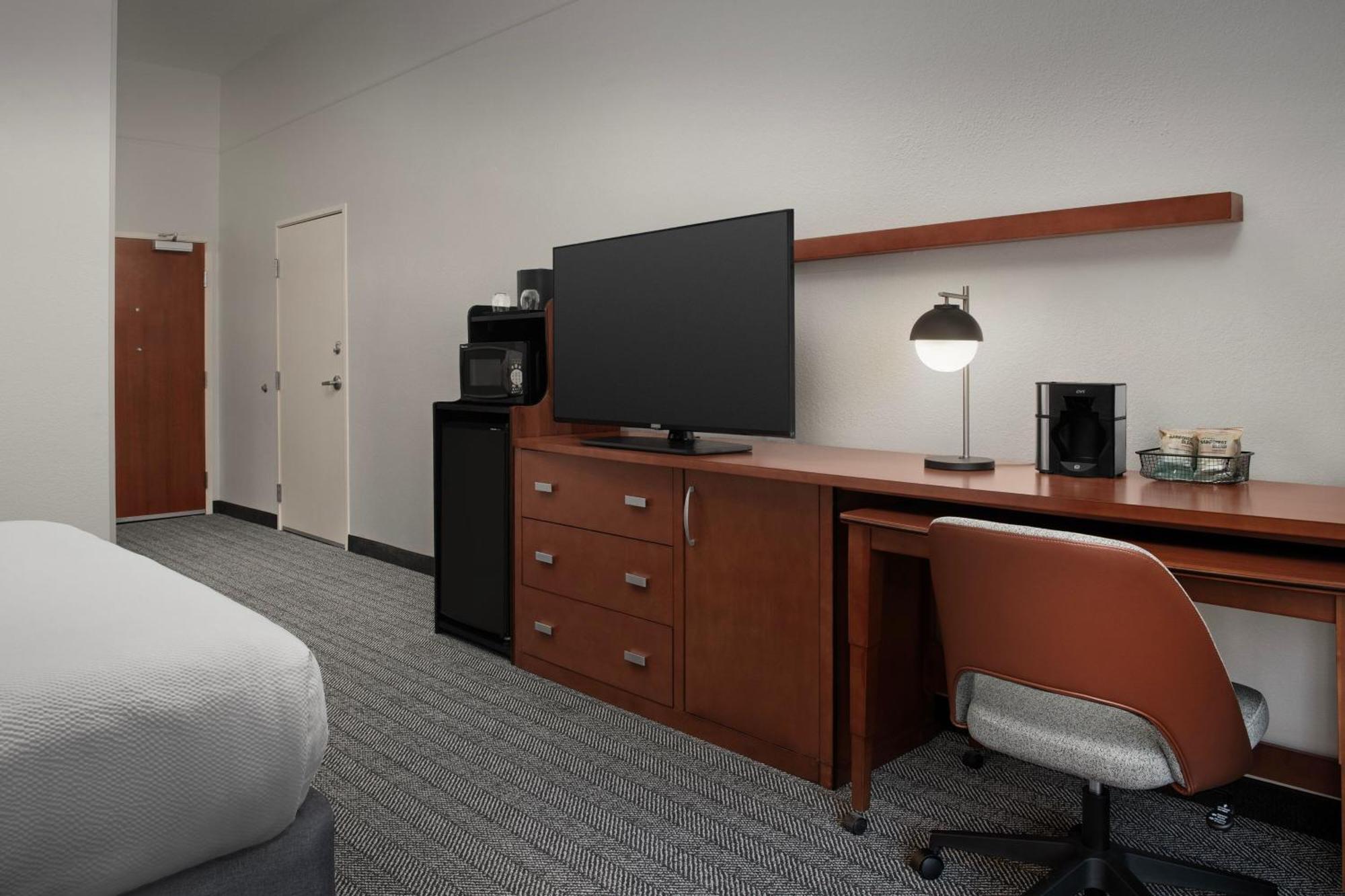 Courtyard By Marriott Panama City Exterior photo