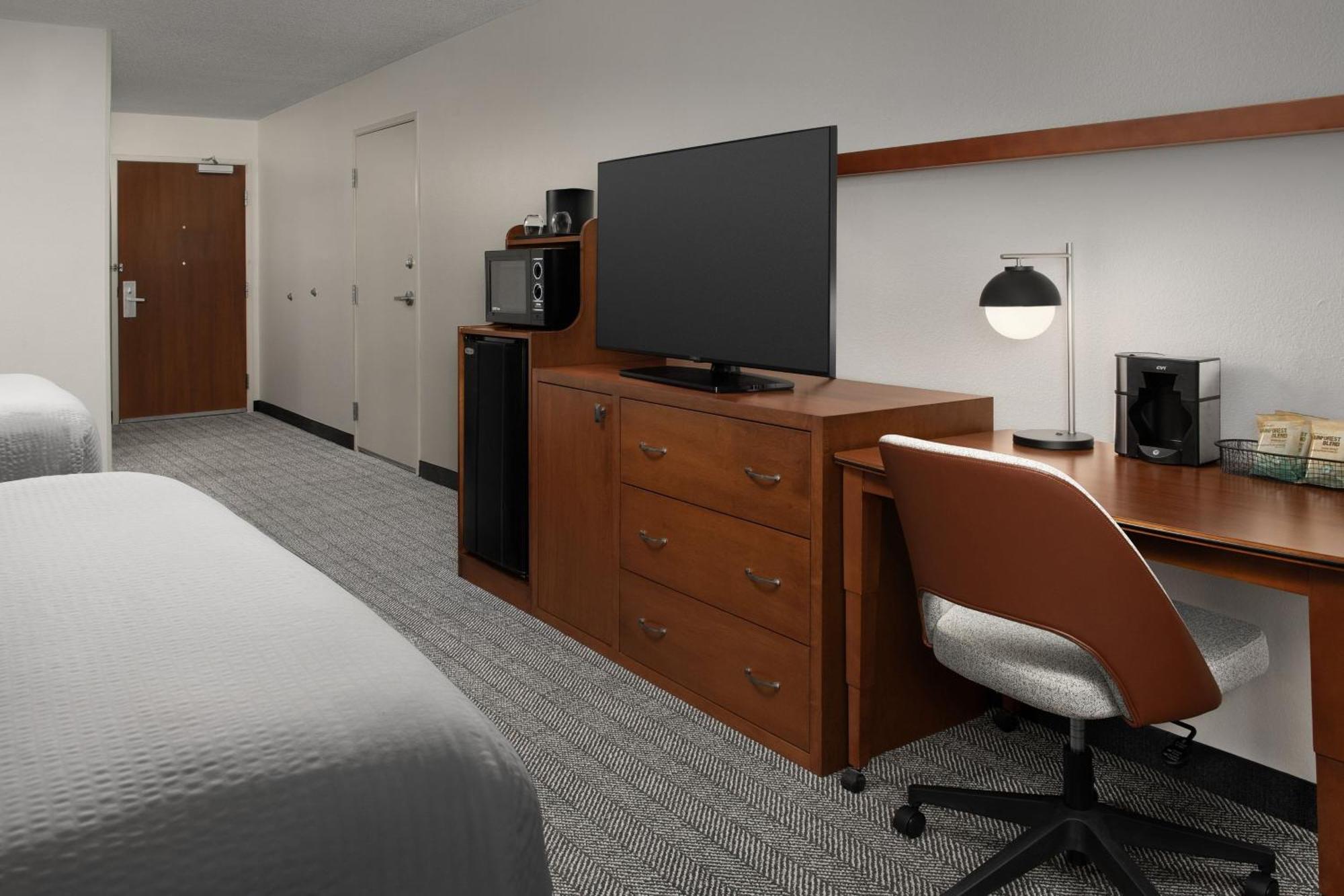 Courtyard By Marriott Panama City Exterior photo