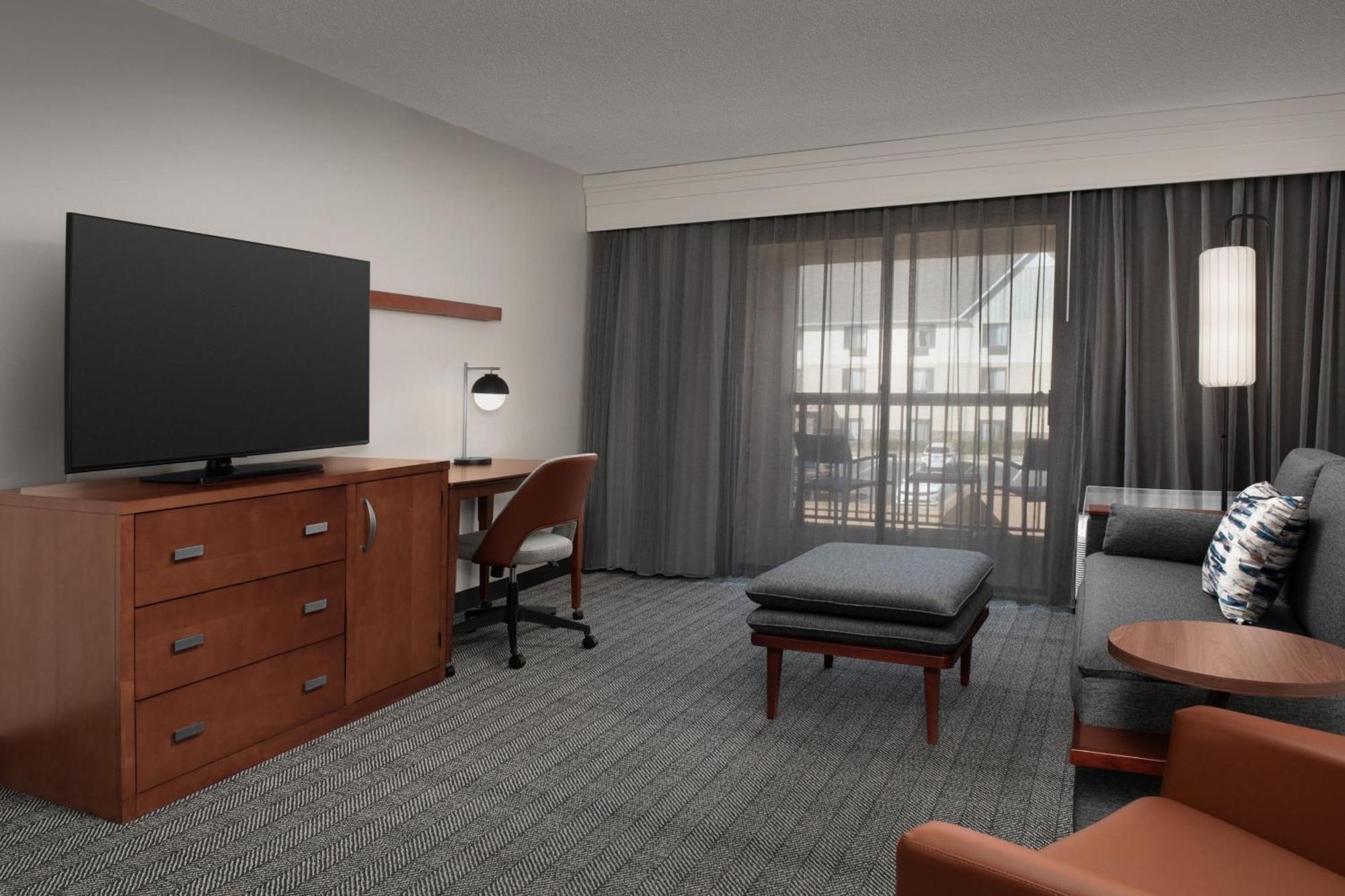 Courtyard By Marriott Panama City Exterior photo