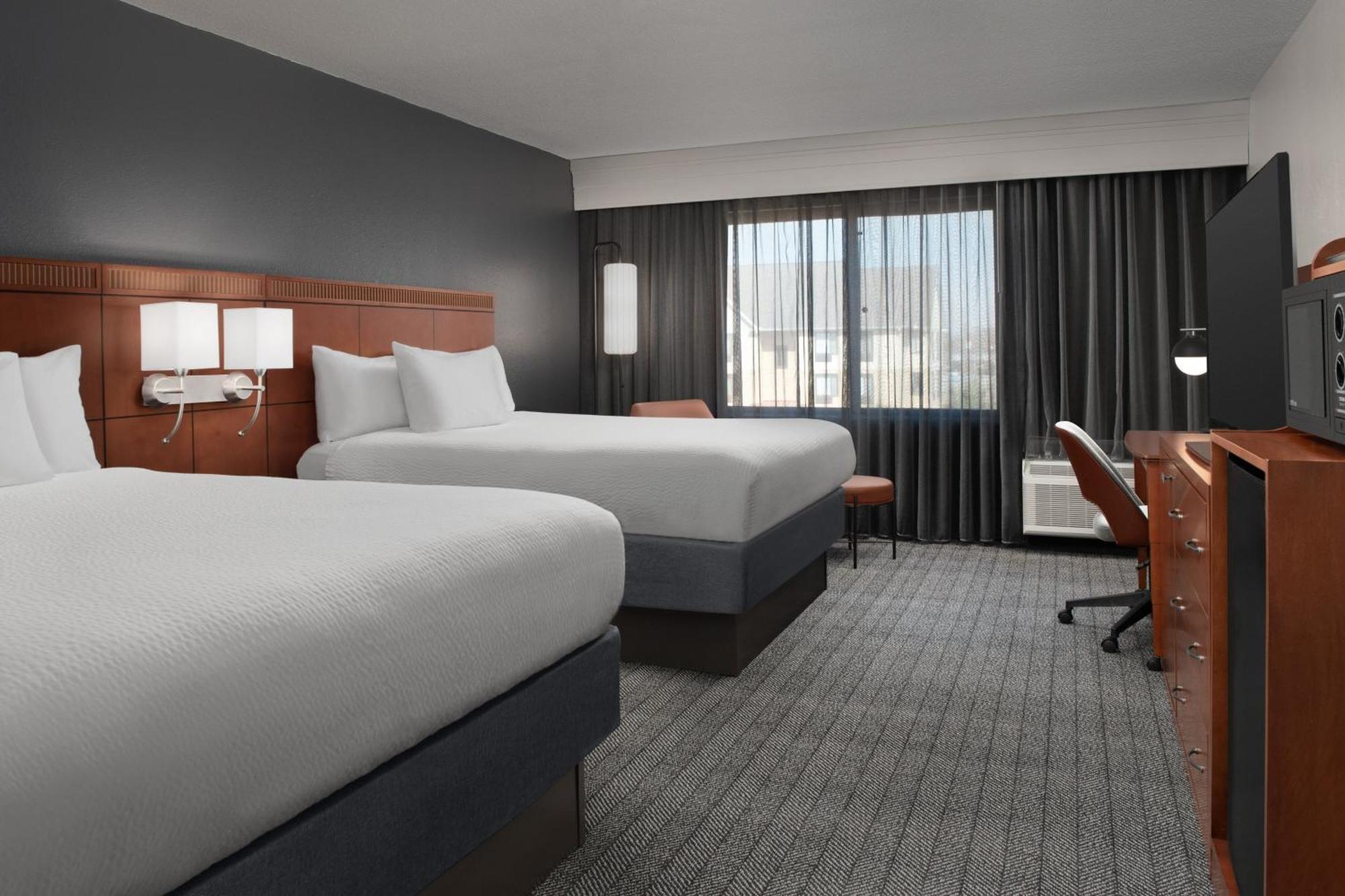 Courtyard By Marriott Panama City Exterior photo