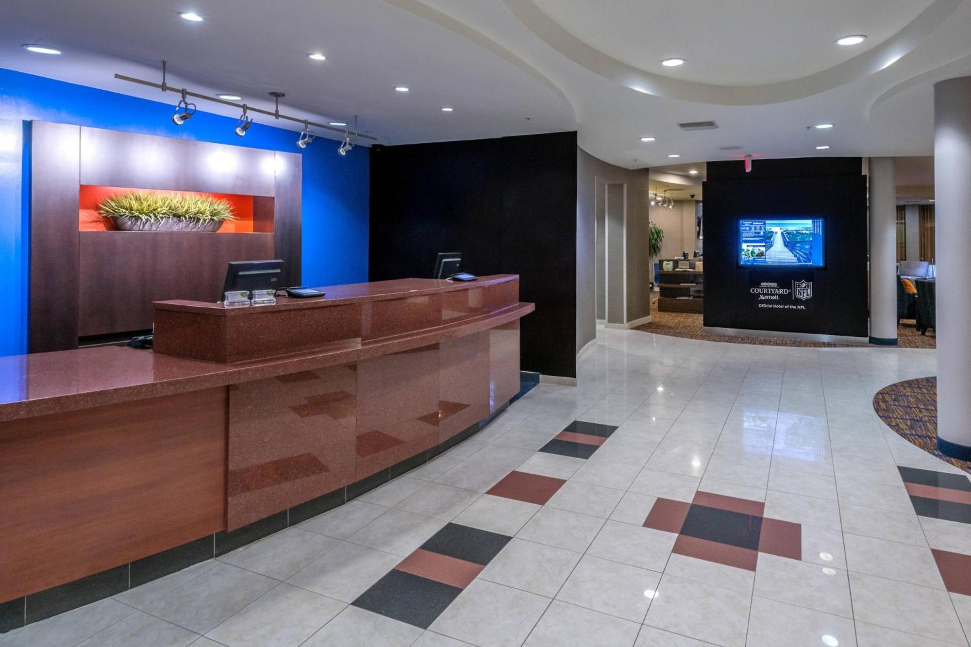 Courtyard By Marriott Panama City Exterior photo
