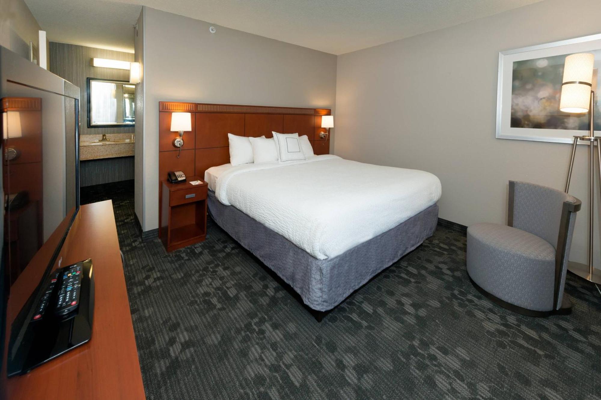Courtyard By Marriott Panama City Exterior photo