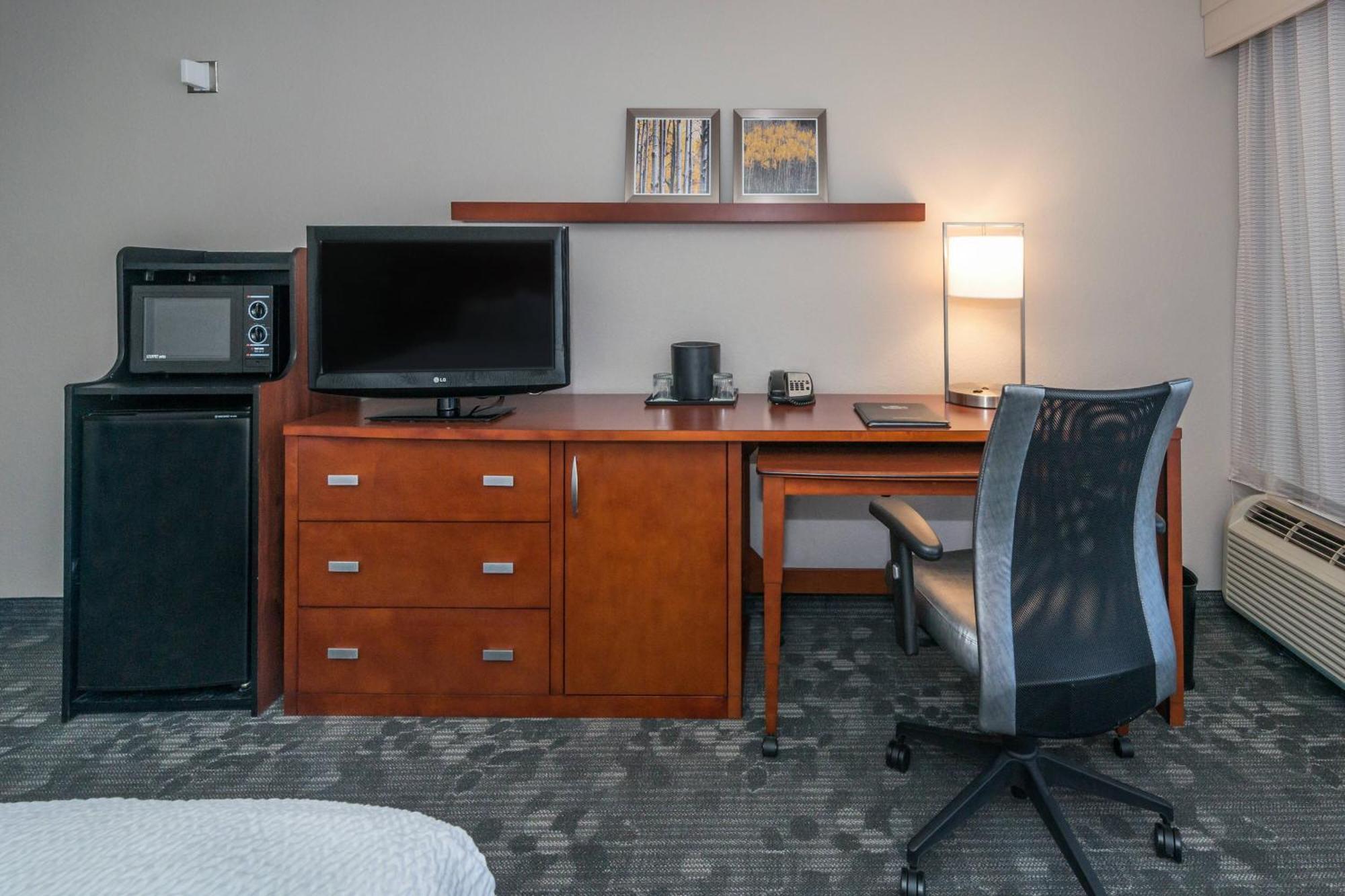 Courtyard By Marriott Panama City Exterior photo